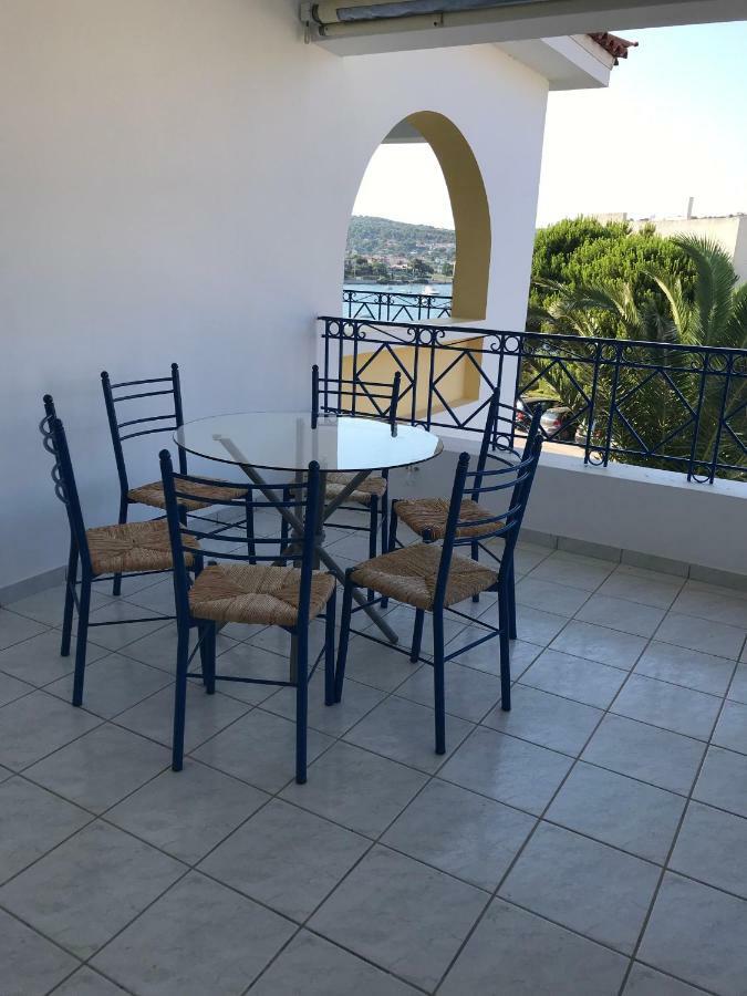 The Swan And The Gull, Porto Rafti Yacht Harbor Apartment 外观 照片