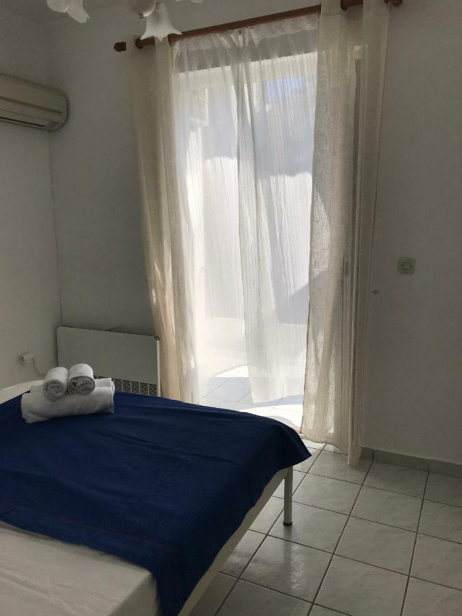The Swan And The Gull, Porto Rafti Yacht Harbor Apartment 外观 照片