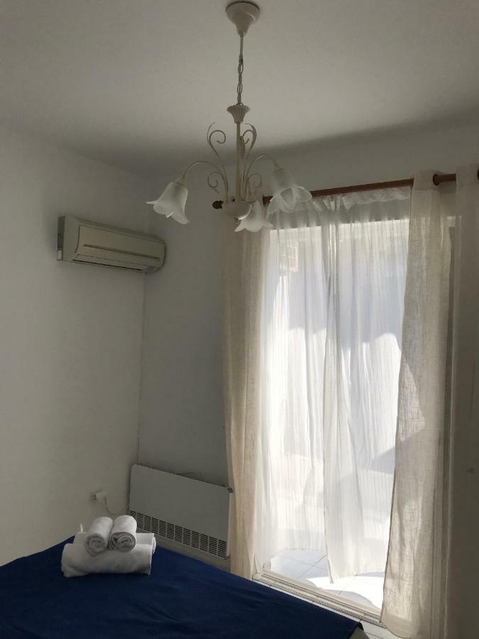 The Swan And The Gull, Porto Rafti Yacht Harbor Apartment 外观 照片
